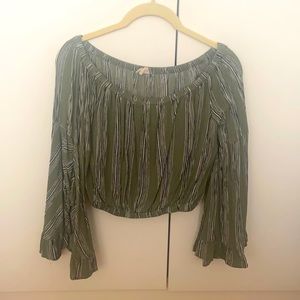 Long sleeve crop top